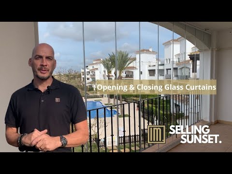 Glass Curtains - Opening and closing