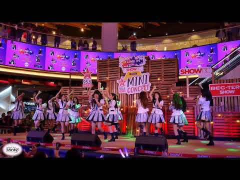 BNK48 - Aitakatta + Oogoe Diamond  | งาน SHOW DC Mini Concert  15 Sep 17 [Fancam]