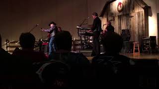 Moe Bandy - She&#39;s Not Really Cheatin&#39; She&#39;s Just Gettin&#39; Even @ The Red Barn Convention Center