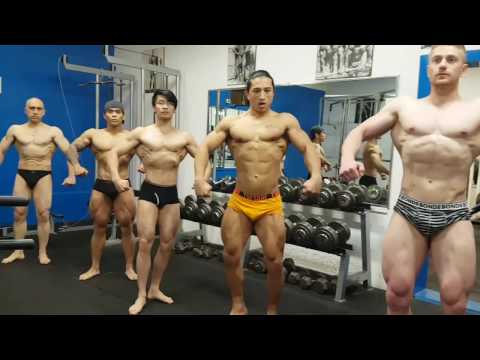 Sasho Ognenovski - competitor clients posing practice at Leisuredome Gym