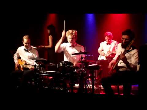 Emil & Smørekoppen Revy - På Tynn Is (2016)