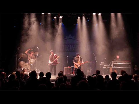 Eyes wide open - live at the Boerderij - by King of the World OFFICIAL VIDEO