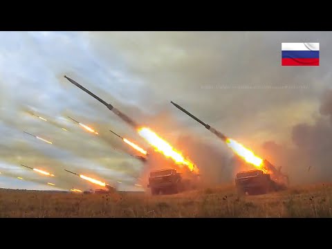 MASSIVE FIRE ‼️ Russian BM-27 Uragan-BM-21 Grad and Tornado MLRS Firing Destroyed Target