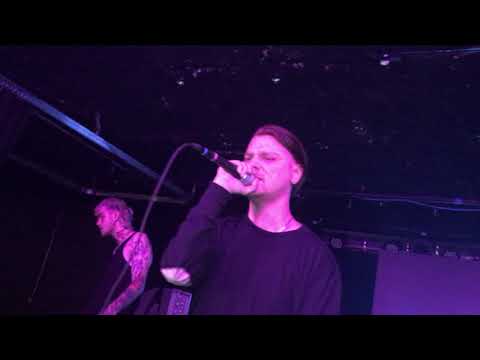 Lil Peep - 'Girls ft. Horsehead' (Live in Atlanta @ The Loft 11/07/17) w/ lyrics