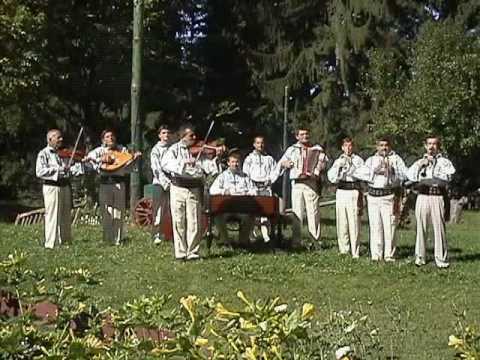 Ansamblul folcloric "CA LA NOI" din Bacau