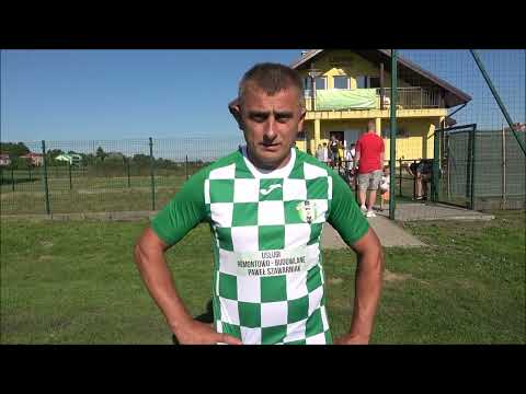 Kapitan zespołu Dąb Dobkowice po wygranym meczu z Biało-Czerwoni Kaszyce