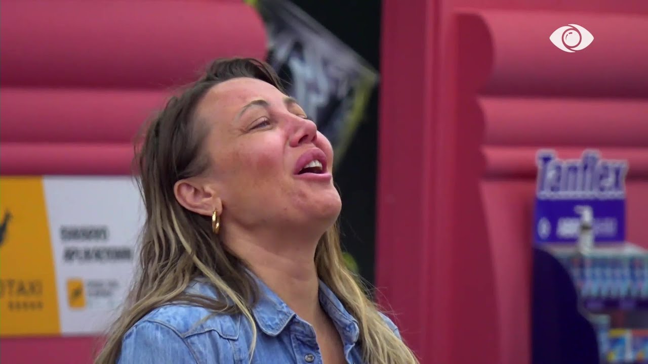 Sfida e mosreagimeve/ Gerta përlotet teksa sheh nga ekrani fëmijët e saj jashtë në oborr