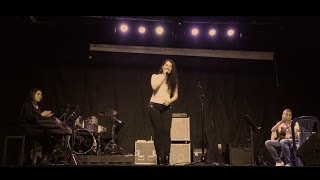A medio paso (Cover) - Paty Cantú | Live