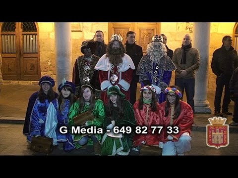 Vídeo de la visita de los Reyes Magos al Burgo. 