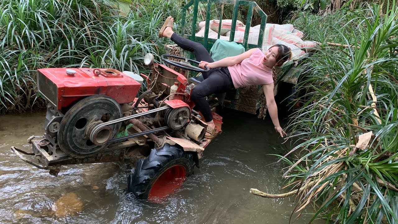 construction material transport vehicle