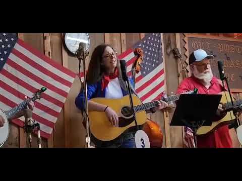 Amanda Gore & The Red, White Bluegrass - Kinda Lonely