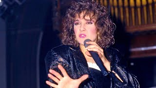 Celine Dion singing "O Canada" - raw vocals!