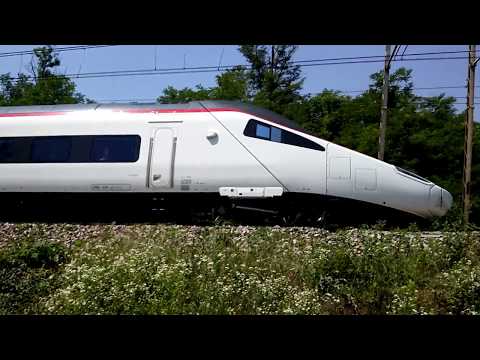 IL SALUTO DELL' ETR 610 SBB IN DOPPIA COMPOSIZIONE IN TRANSITO LENTO A LENTATE (Monza) 7 - 7 - 2017