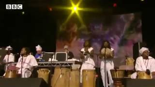 Glastonbury 2013  The Orb feat Kakatsitsi   Little Fluffy Clouds