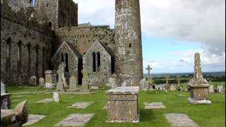 preview picture of video 'Famous Rock of Cashel, Ireland'