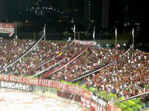 "Un Sentimiento Popular - La Barra del Caracas FC (Caracas FC - Yaracuyanos FC)" Barra: Los Demonios Rojos &bull; Club: Caracas
