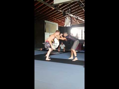 Victor Tapia vs Oscar Gugala - Sunday Rollout