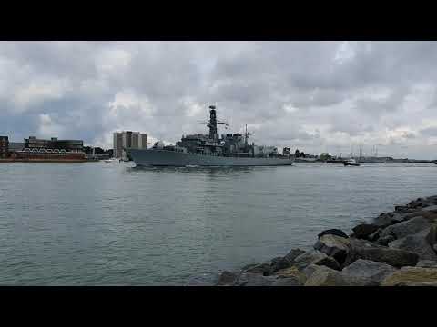 Hms Kent sailing out of Portsmouth for deployment to the Gulf  12/8/2019