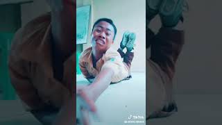 Download lagu Vidio tiktok ngakak abis😂 || lepasin jangan sentuh aku jijik!! mp3