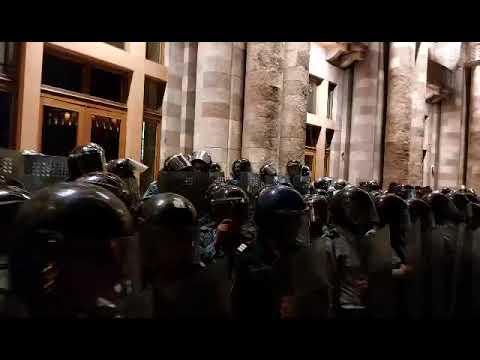 Կառավարության դիմաց ոստիկանների թիվը կրկնապատկվել է