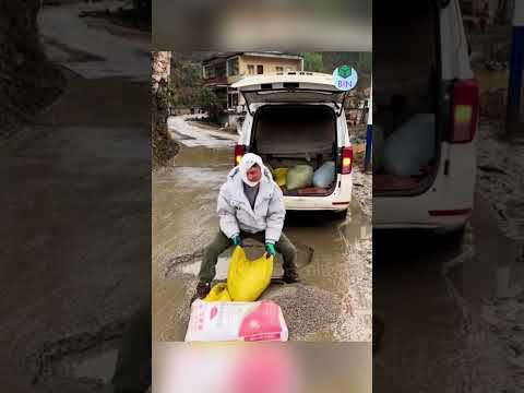 Phát hiện hố sâu trên đường và hành động tuyệt vời của lái xe