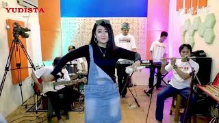 Download lagu Buta Karena Cinta - Desti Kirana | OM YUDISTA 92 mp3 Download lagu Buta Karena Cinta - Desti Kirana | OM YUDISTA 92 mp3