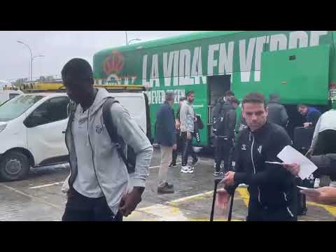Salida del Real Betis hacia Mánchester