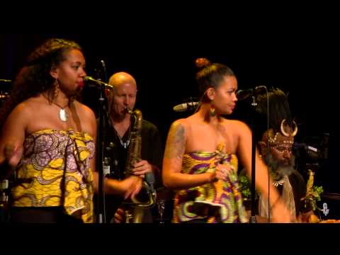 Xavier Rudd & The United Nations - Flag (eTown webisode #826)