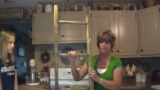 preview picture of video 'Country Home Decorating Ideas  -  Small Ladder'