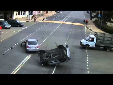 Crazy car crash flip in slow motion and reverse. Lada Niva