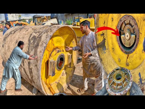 Expert mechanics Repaired broken bearing of Road roller ,Incredible work is done