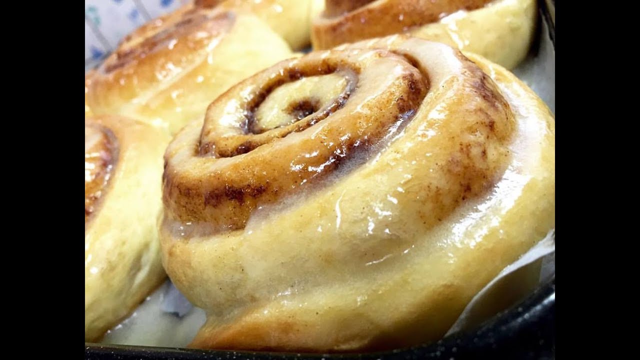 PÃO DE CANELA COM AÇÚCAR