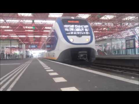SLT 2413 vertrekt van Almere Centrum als sprinter naar Almere Oostvaarders
