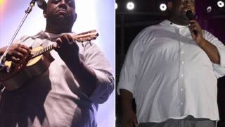 Péricles cantando clássicos do samba