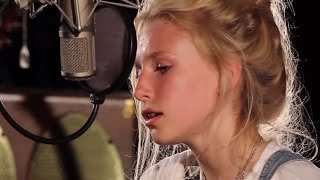 Billie Marten - You Make My Dreams (Hall &amp; Oates Cover) | Ont&#39; Sofa Gibson Sessions