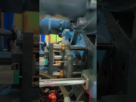 Two platen injection moulding machine