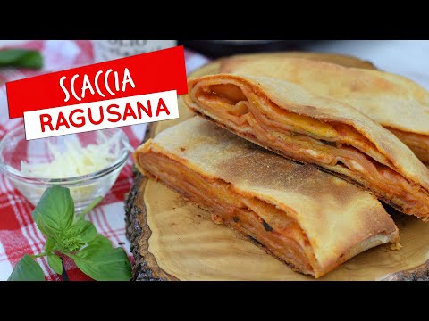 Scaccia ragusana al pomodoro: ricetta tradizionale siciliana