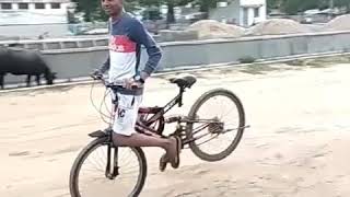 preview picture of video 'bicycle stend Shanabaaz king puranpur railway station dekh ne balo ke hoss ud gaye'