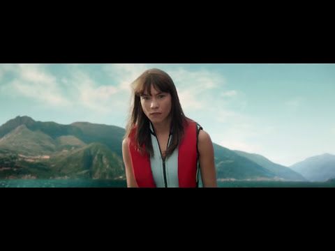 Super Bowl commercial - James Bond girl - The Chase