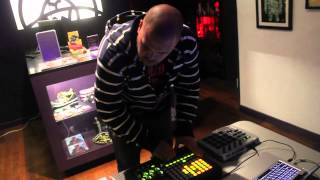 Com Truise - Iwywaw // Live @ 350 Broadway