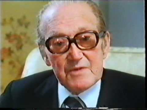 The Art of the Pantomime Dame: Arthur Askey (1900 - 1982)