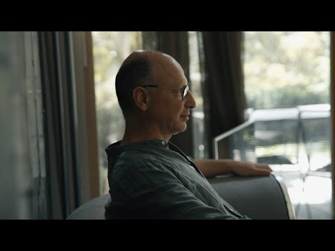 „Menininkas visada turi būti kritiškas.“ Audriaus Novicko tapatybės dvilypumai ir kūrybos koliažai