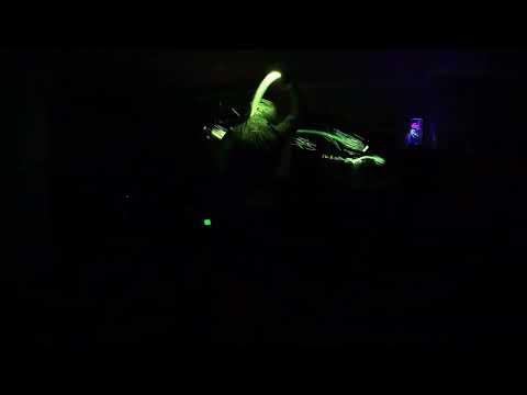 Trippy Dual Whip 4k - One Way For Two by B3nte, David Emde, and Paul Keen