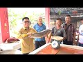 BUPATI SATONO ASYIK BELANJA SAAT TINJAU PEMANFAATAN PASAR RAKYAT MATANG SURI