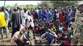 Download lagu Gongiic Achiek Nai (Bor) vs Aguekdit (Mundari) mp3