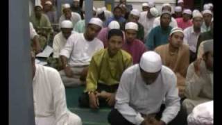 Download lagu Ustaz Azhar Idrus - Manusia Sombong 3/8.flv mp3