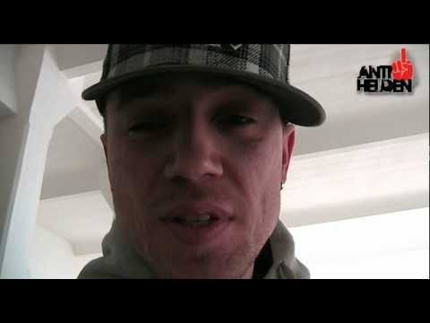 Liquit Walker hört auf ... (Es ist ihm zu "anti" beim Fotoshooting)