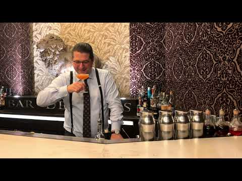 Der Di Nero Club  - Kann man ein Negroni Feeling in den Whiskey Sour bringen? Ja!