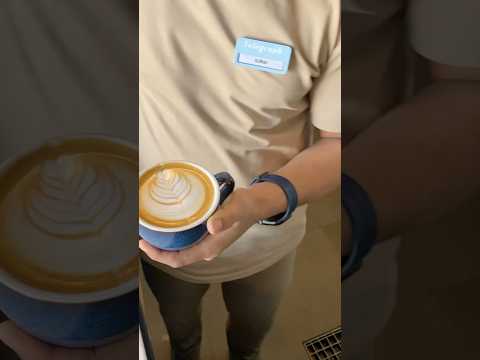 Winged tulips trend #coffeeparadox #coffeeart #bestoflatteart