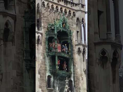 Glockenspiel/Carillon in the New City Hall at the Marienplatz Munich_20250310 110405